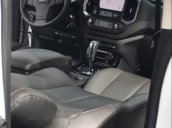 Xe Chevrolet Colorado AT đời 2017, màu trắng ít sử dụng