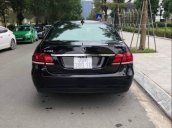 Bán xe Mercedes E200 2014, màu đen còn mới