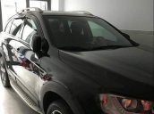 Cần bán xe Chevrolet Captiva đời 2017, màu đen đẹp như mới, giá tốt