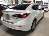 Bán Mazda 3 Facelift 1.5AT màu trắng, số tự động, sản xuất 2017, biển tỉnh đi 28000km