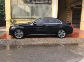 Cần bán gấp xe cũ Mercedes C250 năm sản xuất 2017, màu đen