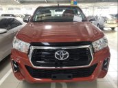 Bán Toyota Hilux 2.4 4x2 AT 2018, nhập khẩu Thái, xe giao ngay trong tháng 1/2019
