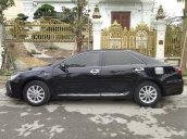 Chính chủ bán Toyota Camry 2.0E sản xuất 2016, màu đen