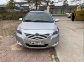 Cần bán gấp Toyota Vios E năm 2013, màu bạc như mới, giá 370tr