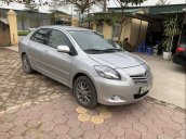 Cần bán gấp Toyota Vios E năm 2013, màu bạc như mới, giá 370tr