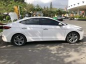 Cần bán xe Hyundai Elantra máy 2.0, số tự động, màu trắng