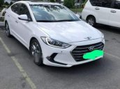 Cần bán xe Hyundai Elantra máy 2.0, số tự động, màu trắng