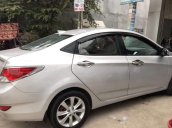 Gia đình bán ô tô Hyundai Accent đời 2011, màu bạc, nhập khẩu, 295tr