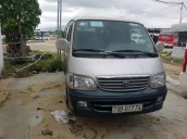 Bán xe Toyota Hiace đời 2004, màu bạc