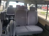 Bán xe Toyota Hiace đời 2004, màu bạc