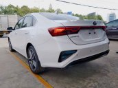 Cần bán xe Kia Cerato 2019, màu trắng, giá chỉ 559 triệu