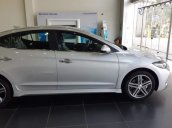 Bán ô tô Hyundai Elantra sản xuất năm 2018, 734 triệu