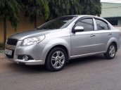 Gia đình bán xe Chevrolet Aveo sản xuất năm 2014, màu bạc