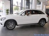 Cần bán xe Mercedes năm 2018, màu trắng, giá tốt