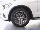 Cần bán xe Mercedes năm 2018, màu trắng, giá tốt