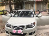 Xe Hyundai Avante đời 2011, màu trắng còn mới, giá 360tr