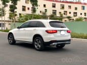 Cần bán Mercedes Glc250 4matic năm sản xuất 2017, màu trắng