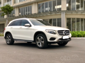 Cần bán Mercedes Glc250 4matic năm sản xuất 2017, màu trắng