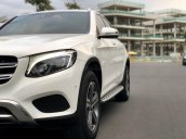 Cần bán Mercedes Glc250 4matic năm sản xuất 2017, màu trắng