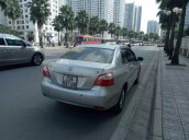 Cần bán xe Toyota Vios đời 2013, màu bạc chính chủ giá cạnh tranh