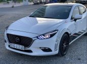 Bán Mazda 3 năm sản xuất 2017, màu trắng