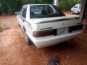 Cần bán gấp Nissan Bluebird năm sản xuất 1988, màu trắng, nhập khẩu nguyên chiếc