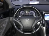 Bán Hyundai Sonata model 2011, màu trắng, nhập khẩu, giá tốt