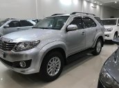 Bán Toyota Fortuner 2.7V đời 2014, màu bạc xe gia đình, giá tốt