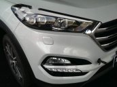 Bán Hyundai Tucson 2.0 AT đời 2018, màu trắng, nhập khẩu, giá 775tr