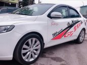 Bán xe Kia Forte đời 2011 số sàn, hồ sơ cầm tay vào tên trong ngày