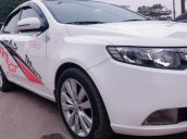 Bán xe Kia Forte đời 2011 số sàn, hồ sơ cầm tay vào tên trong ngày