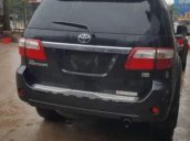 Bán Toyota Fortuner 2011, màu đen số sàn