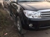 Bán Toyota Fortuner 2011, màu đen số sàn