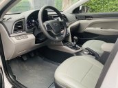 Hyundai Elantra 1.6 MT GLS sản xuất 2017, màu trắng, trả trước 185tr nhận xe