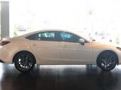 Bán xe Mazda 6 2.0 Pre sản xuất 2018, màu trắng, thiết kế vô cùng thể thao về cả kiểu dáng lẫn hiệu suất