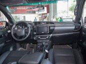 Bán Toyota Hilux đời 2019, màu đen, xe nhập