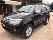 Bán Toyota Fortuner năm sản xuất 2010, màu đen, nhập khẩu nguyên chiếc như mới