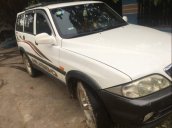 Cần bán gấp Ssangyong Musso sản xuất 2004, màu trắng