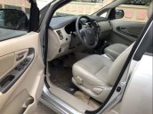 Cần bán xe Toyota Innova E sản xuất 2015, màu bạc xe gia đình, giá chỉ 570 triệu