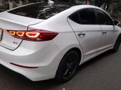 Bán Hyundai Elantra 1.6 MT đời 2017, màu trắng còn mới
