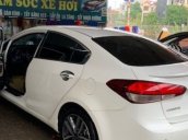 Bán Kia Cerato 2.0 AT 2016, màu trắng chính chủ, giá tốt