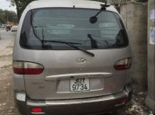 Bán Hyundai Starex 2004, màu bạc xe gia đình