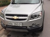 Xe Chevrolet Captiva sản xuất năm 2010, màu bạc số tự động