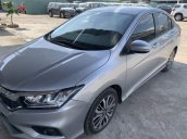 Bán xe Honda City Top đời 2017, màu bạc xe gia đình, giá 580tr