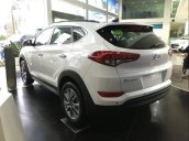 Cần bán Hyundai Tucson đời 2018, màu trắng