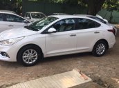 Hyundai Accent màu trắng số sàn xe giao ngay, hỗ trợ vay 85%, lãi suất ưu đãi. LH: 0903175312