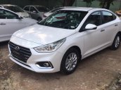 Hyundai Accent màu trắng số sàn xe giao ngay, hỗ trợ vay 85%, lãi suất ưu đãi. LH: 0903175312