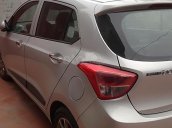 Bán xe Hyundai Grand i10 đời 2015, màu bạc, gia đình đi ít