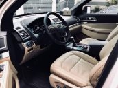 Cần bán Ford Explorer năm 2016, màu trắng, xe nhập 