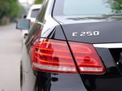 Cần bán xe Mercedes E250 2.0 AT đời 2013, màu đen, giá tốt